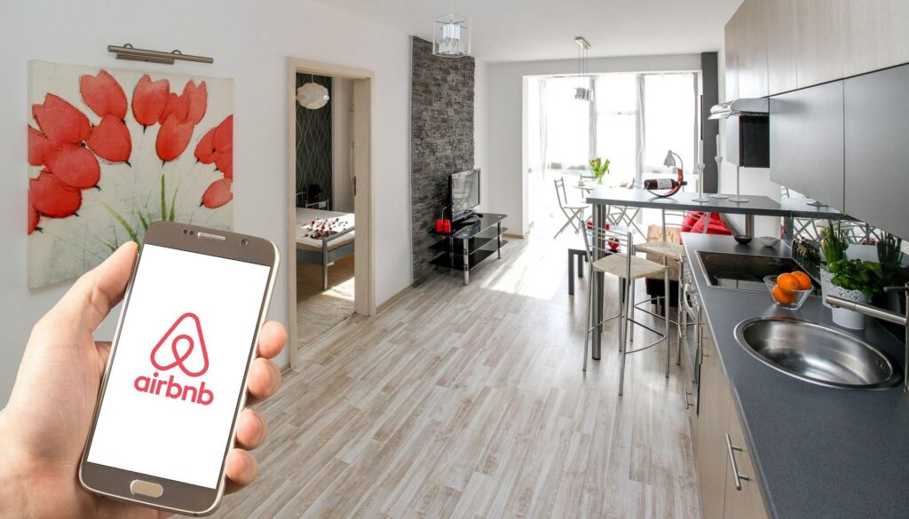 ypoxreotiki asfalisi airbnb